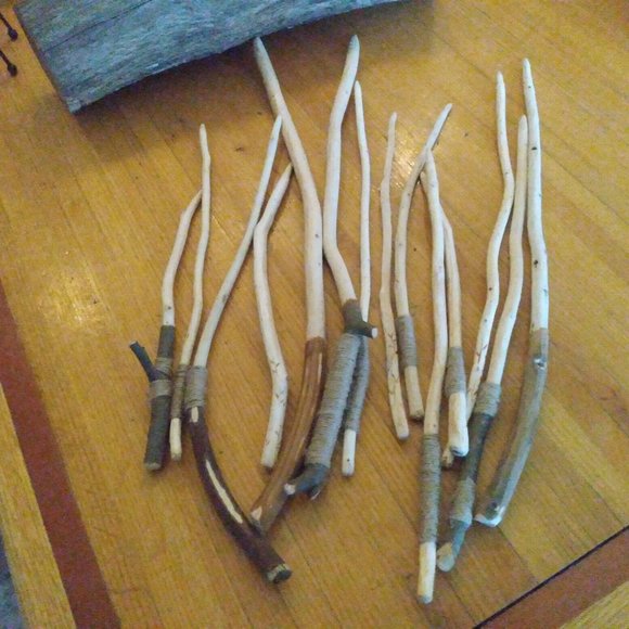 Bundle of 14 Hand Crafted Magic Wood Wands Wizard Wiccan Vase Filler - Picture 8 of 10
